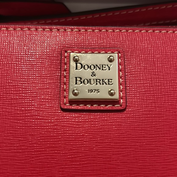 NWT Dooney & Burke wallet - Picture 3 of 8